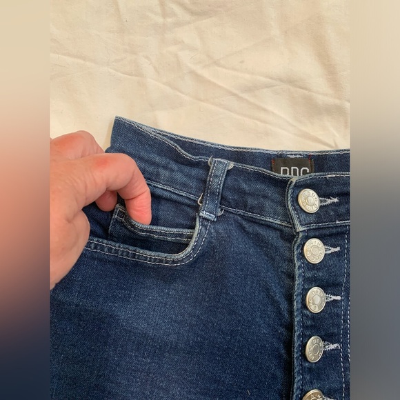 Urban Outfitters BDG Denim High Rise Jean Shorts With Button Fly 🌴 - Picture 6 of 8